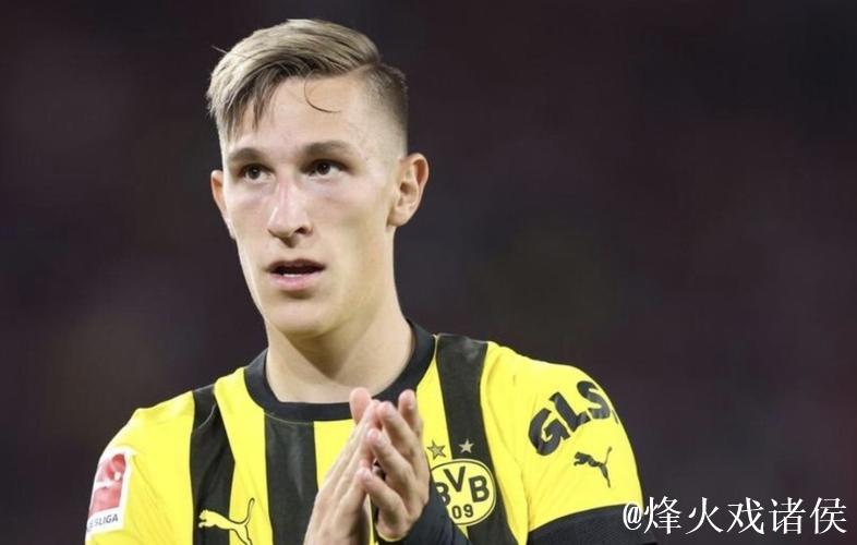 每体:巴萨密切关注施洛特贝克,他无意与多特续约 每体:巴萨密切关注施洛特贝克,他无意与多特续约